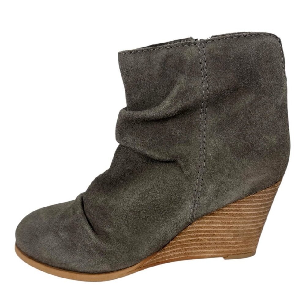 Diba Bailey Women's 8.5M Gray Suede Bootie‎ Wedge Heel NWOB 9330